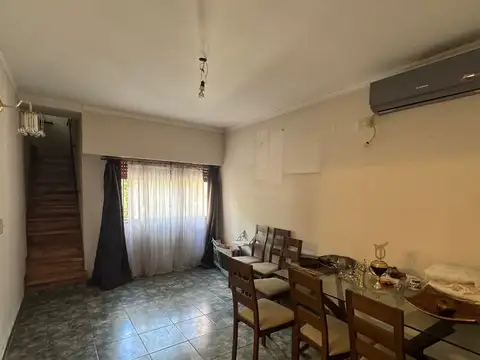 Venta casa 3 ambientes con garage para 2 autos