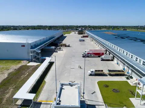 Depósito a estrenar en Centro Logístico