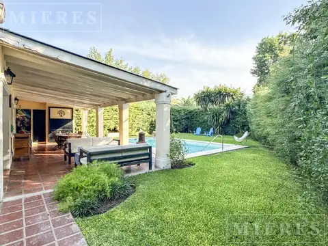 Casa en Venta con 1 cochera