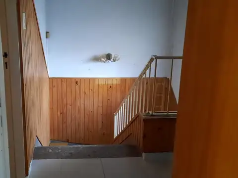 CASA DE CUATRO AMBIENTES CON GARAGE Y PATIO