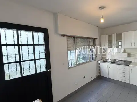 Depto Tipo Casa en Alquiler con 1 cocheras