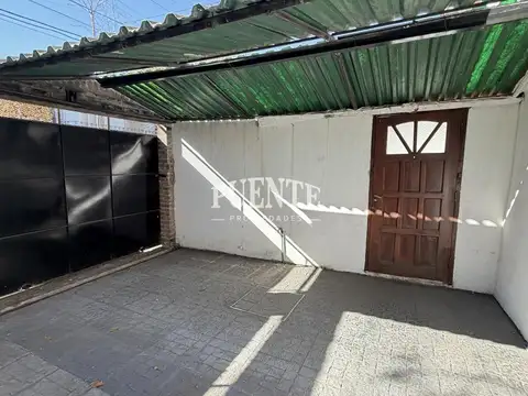 Depto Tipo Casa en Alquiler de 4 ambientes