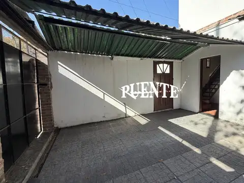 Depto Tipo Casa en Alquiler de 2 dormitorios