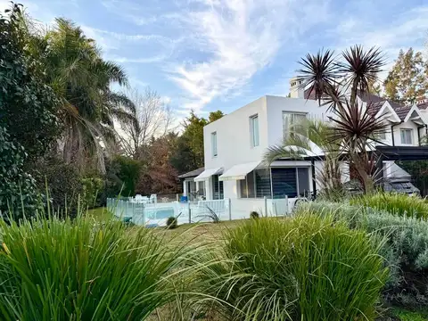 Casa en Venta en Solar Del Bosque, USD 320.000