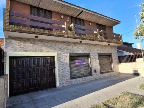 VENTA EN BLOCK DOS CASAS DE 3 AMB!