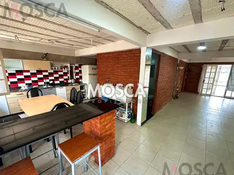 Casa en Venta con 1 cochera