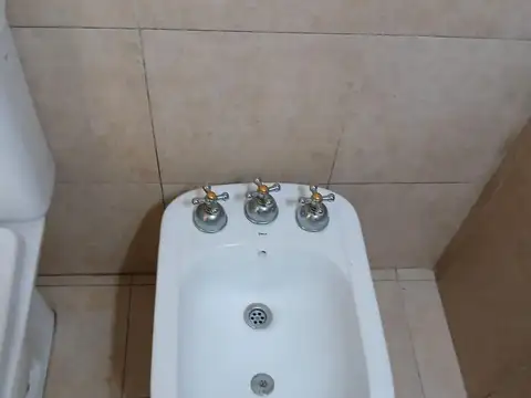 Munilla  al 900 piso 1