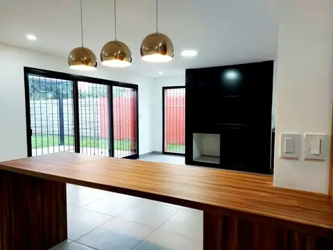 Casa 3 ambientes con 1 baño