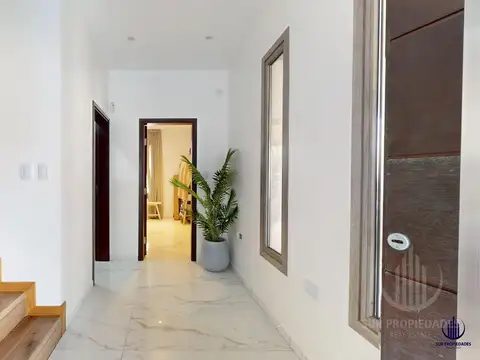 Casa 5 ambientes con 4 baños