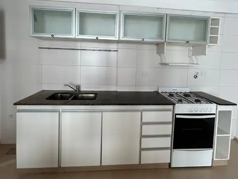 Departamento en Alquiler en Floresta, $ 600.000