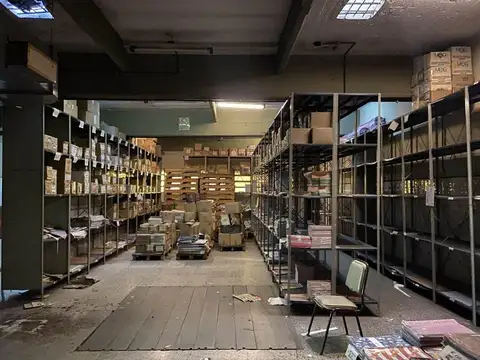 Galpon en Venta 34  mts Fondo