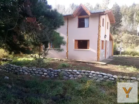 Casa en venta - 2 Dormitorios 1 Baño - Cochera - 650Mts2 - El Bolsón, Río Negro