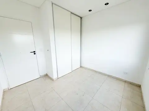 Casa en Alquiler en Pilar Del Este, $ 1.300