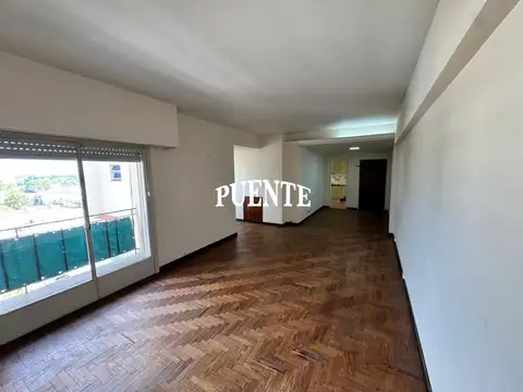 Hipólito Yrigoyen 7452 8ºE