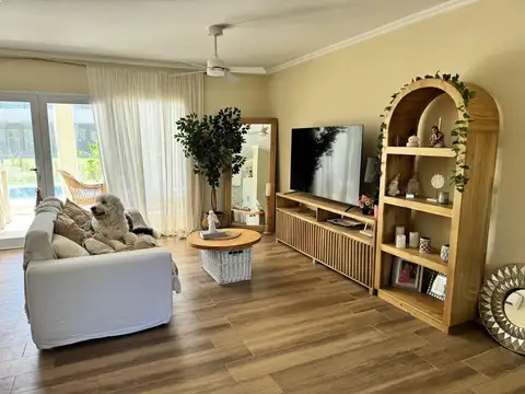 Casa en Venta en Pilar del Este - San Ramon, USD 224.000