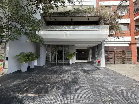 SEIS COCHERAS CONSECUTIVAS EN VENTA FIJAS ,CUBIERTAS, ESPACIOSAS. DE FACIL ACCESO Y MANIOBRABILIDAD. UBICADAS EN PLANTA BAJA.