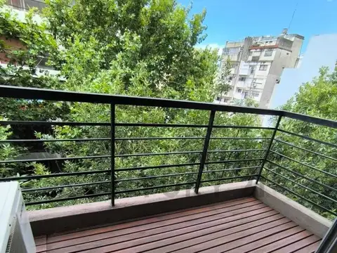 Monoambiente al frente con balcón en alquiler – Villa Santa Rita