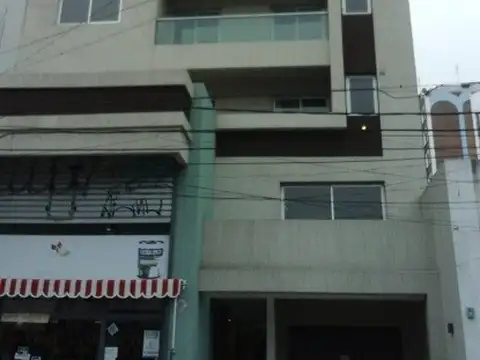 COCHERA CUBIERTA EN VENTA MORON