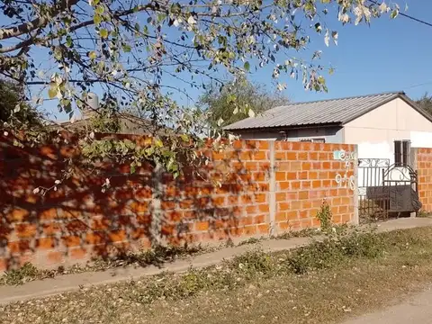 EN VENTA VIVIENDA ANAHI EN SAUCE VIEJO