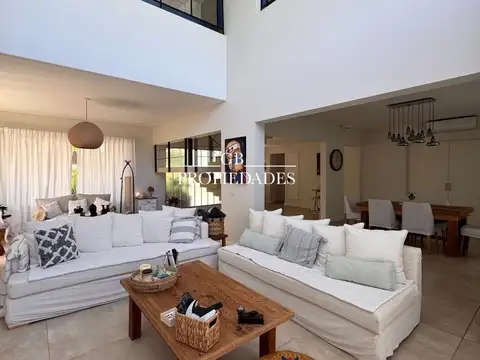 Casa en Venta de 4 dormitorios