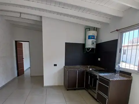Depto Tipo Casa en Alquiler en Vicealmirante Montes, $ 550.000