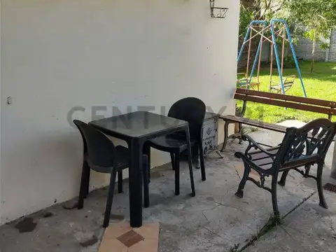 Casa 6 ambientes con 2 baños