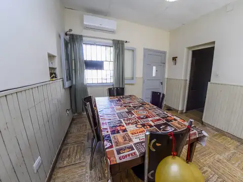 Casa 5 ambientes con 2 baños