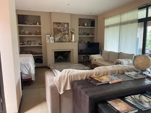 Casa en Alquiler Temporal con 1 cochera