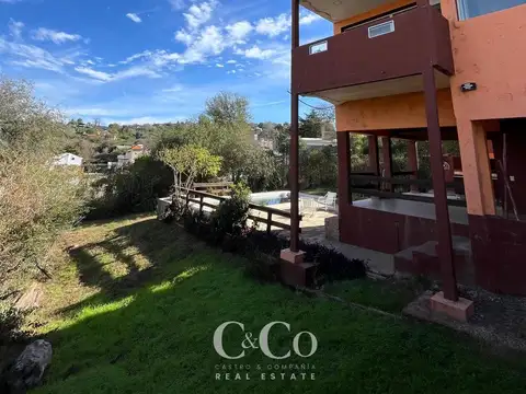 SE VENDE IMPORTANTE PROPIEDAD DE 2/3 DOR CON PISCINA EN BARRIO SEMI PRIVADO “LAGO AZUL”