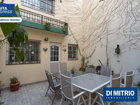 Viví en un amplio y cómodo Triplex con cochera y Terraza en Barracas