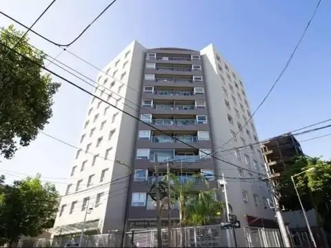 Excelente Monoambiente Divisible 45m² c/Cochera y Amenietes. Permuta. Ballester.