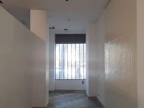 Oficina 5 ambientes con 5 baños