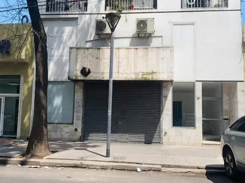 Oficina 5 ambientes con 5 baños