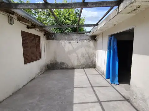 Casa 4 ambientes con 1 baño
