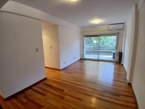 Departamento 3 ambientes, con balcon y patio. Villa Devoto