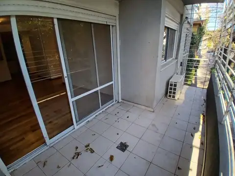 Departamento 3 ambientes, con balcon y patio. Villa Devoto