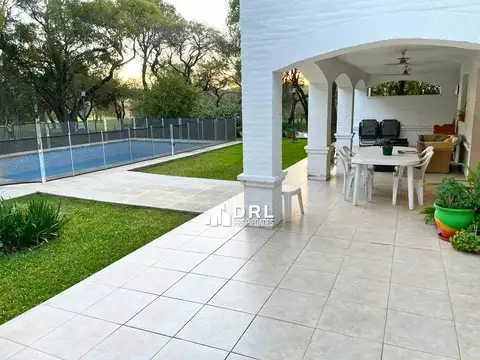Casa en Venta con 3 cocheras