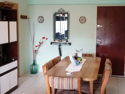 C. 4 2400, Piso 1