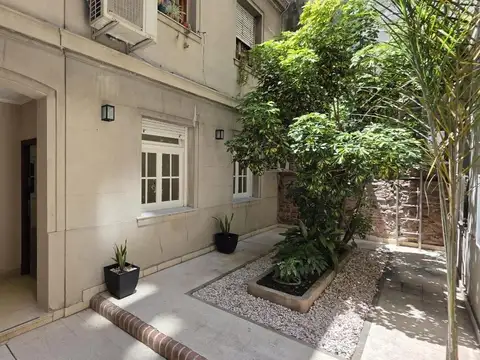 Avenida Rivadavia e/ Agüero y 24 de Noviembre