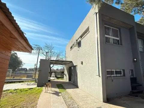 CASA 2DORMI VENTA  EN FISHERTON PILETA Y JARDIN