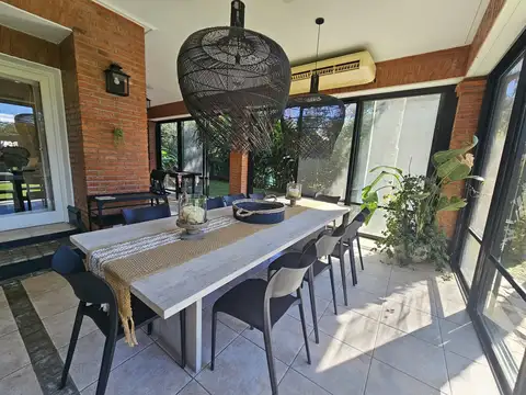 Casa en Venta con 4 cocheras