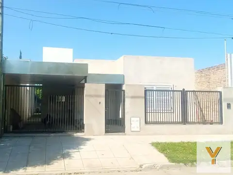 Casa en venta - 2 Dormitorios 1 Baño - Cochera - 330Mts2 - Lincoln