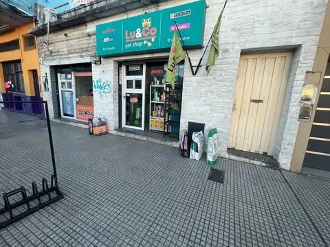 Vivienda con dos locales comerciales en venta en San Martín