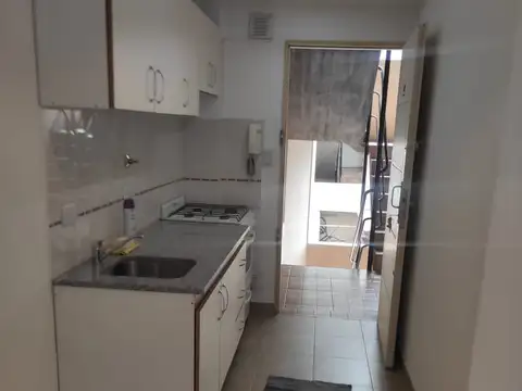 Depto mono divisible al frente 30mts