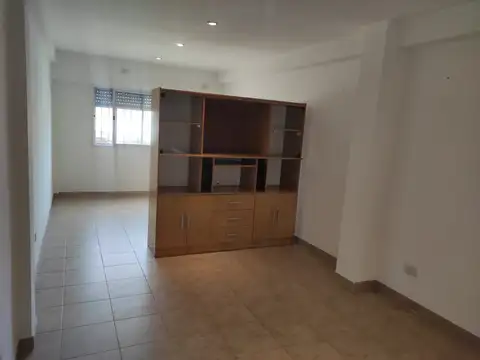 Emilio Mitre 300, Piso 1