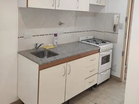 Emilio Mitre 300, Piso 1