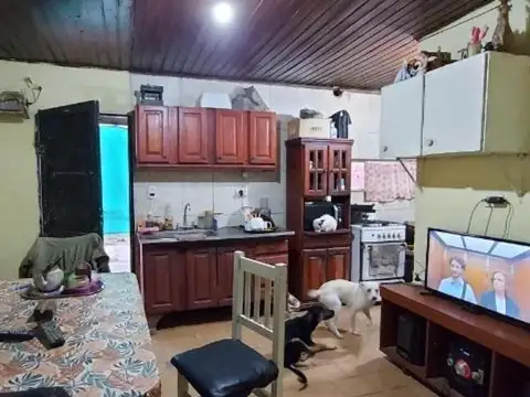 CASA EN VENTA 141 E/ 529 y 530 A METROS DE AV 32