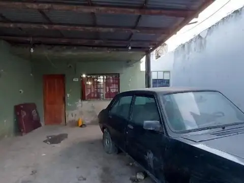 CASA EN VENTA 141 E/ 529 y 530 A METROS DE AV 32