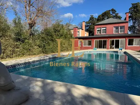 Casa 5 ambientes con 3 baños