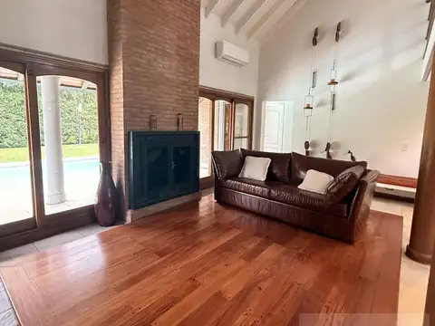 Casa amoblada en alquiler en La Deseada – Ezeiza | 5 amb. | Pileta y quincho